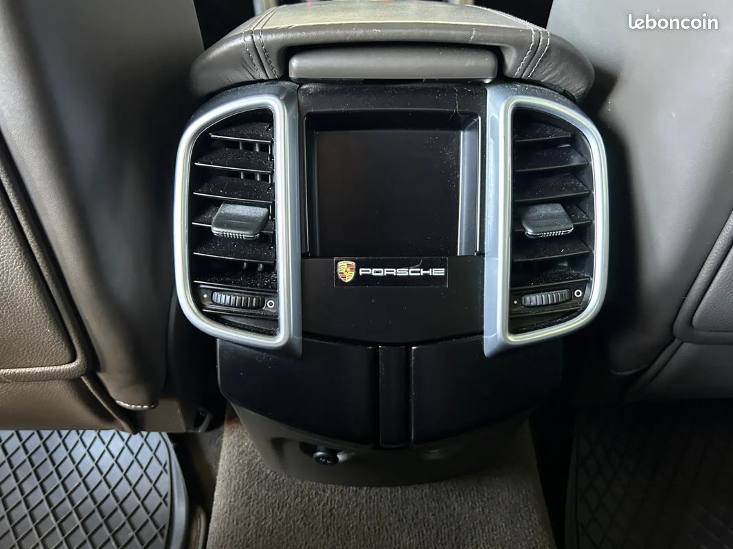 PORSCHE Cayenne 3.0 D 262ch Platinum Edition - 2016 - Toit ouvrant - Boîte auto (image 28)