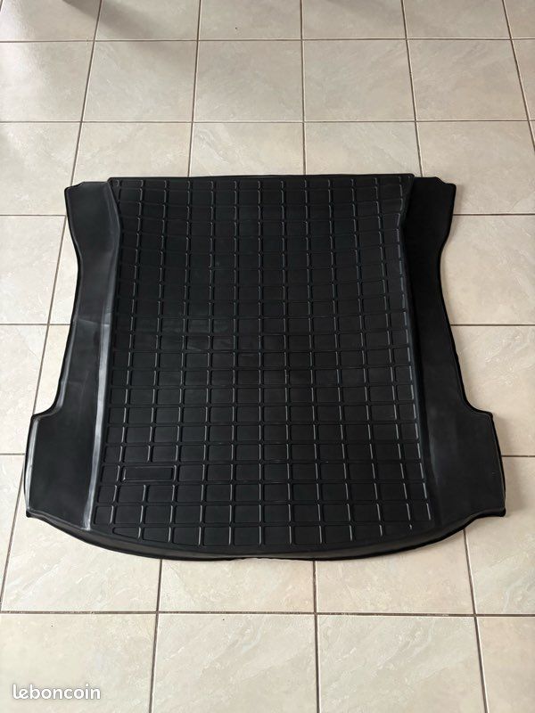 Tapis coffre Tesla (image 2)