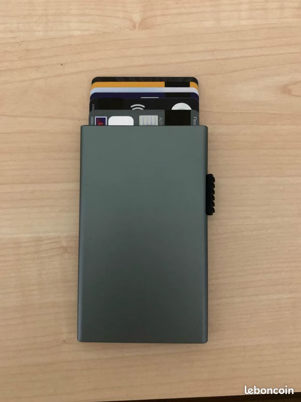 Porte-Carte de Crédit en Aluminium RFID pour Hommes à Vendre (image 4)