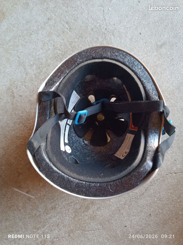 Vend casque de vélo (image 2)