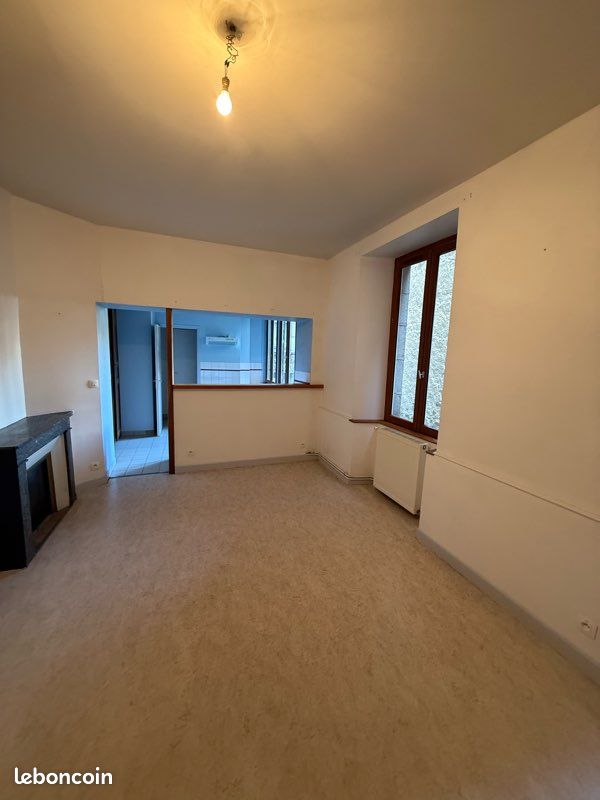 Appartement 1 pièce 30 m² · à Aubusson · 30 m² · 300 €/mois