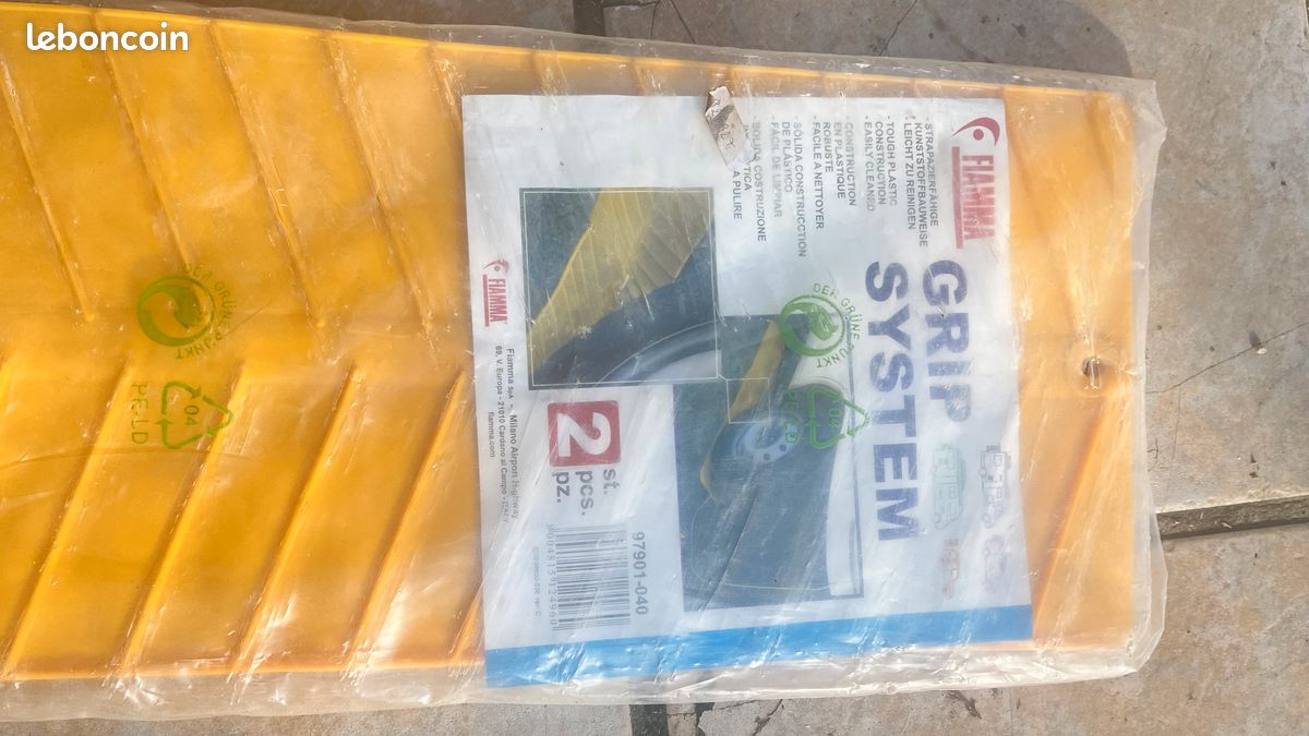 Tapis antidérapants 4x4 ou camping-car - Équipement caravaning