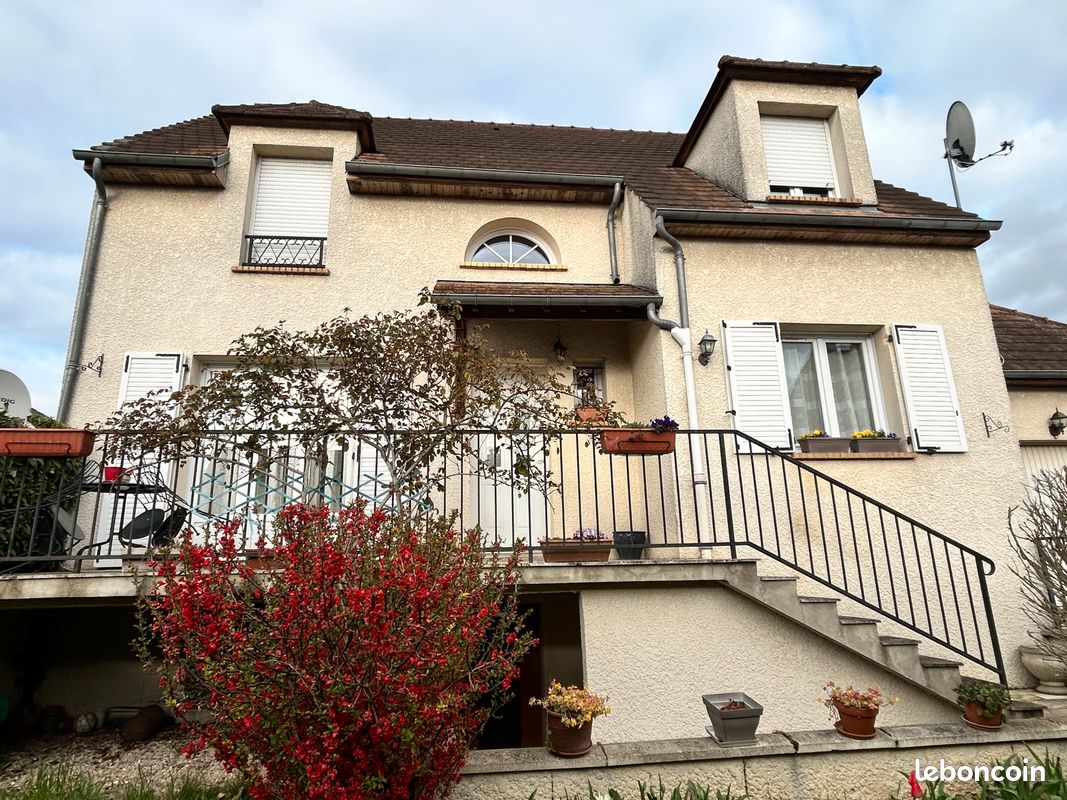 Maison 9 pièces 210 m² · à Triel-sur-Seine · 210 m² · 595 000 €