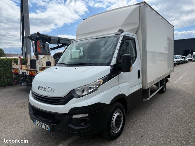 17490ht Iveco Daily 35s16 caisse meuble 20m3 (image 2)