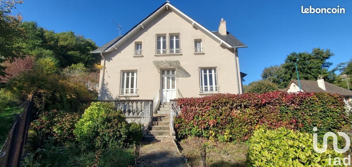 Maison 6 pièces 152 m² · à Ydes · 152 m² · 99 000 €