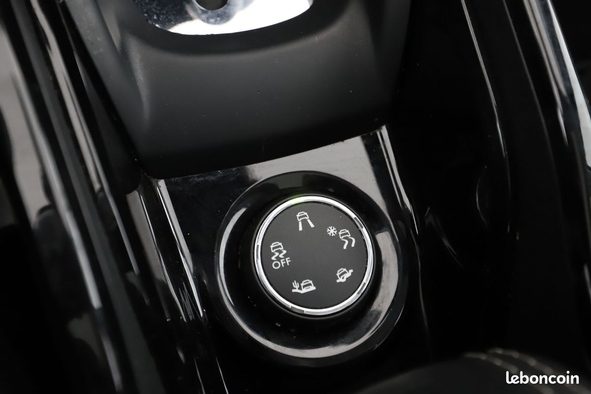 Peugeot 2008 1.2 PureTech Allure EAT6 110 ch (image 23)