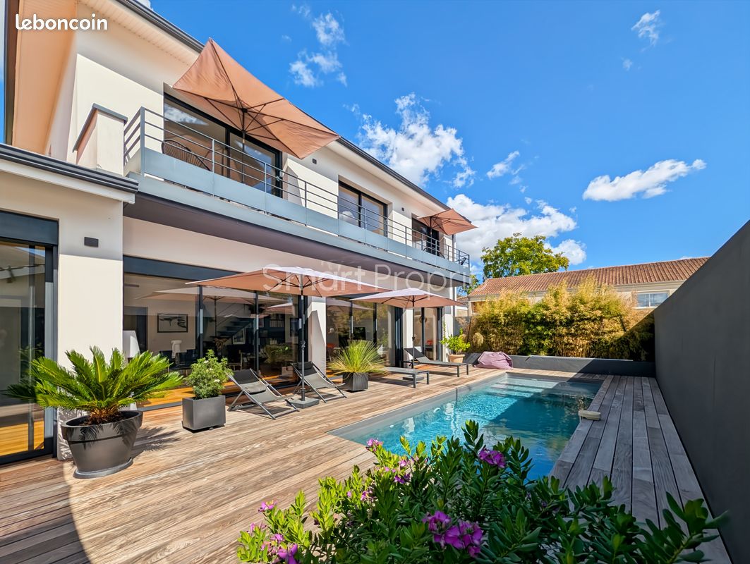 Maison 5 pièces 152 m² · à Mérignac · 152 m² · 1 070 000 €