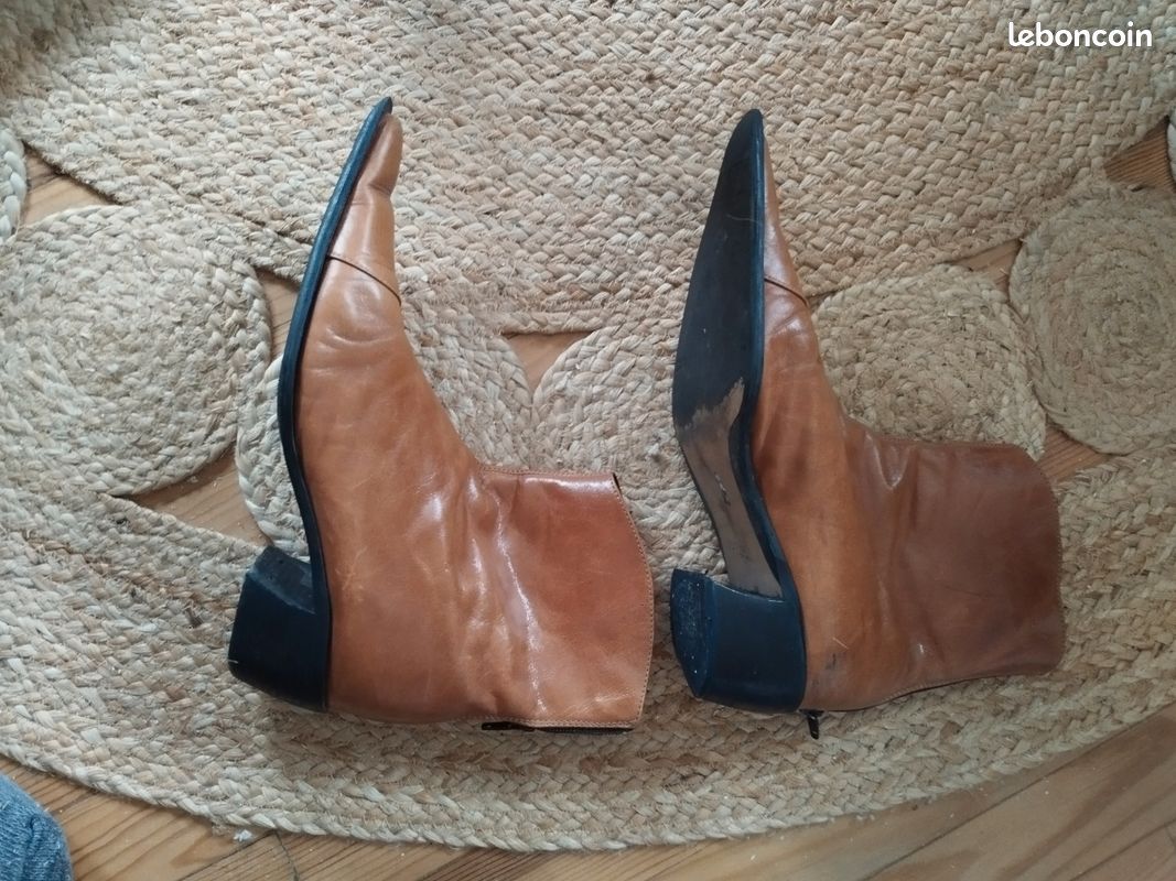 Bottines San Marina En Cuir Marron Clouté - Taille 40 - Talon Haut - Occasion Très Bon état (légères Traces)