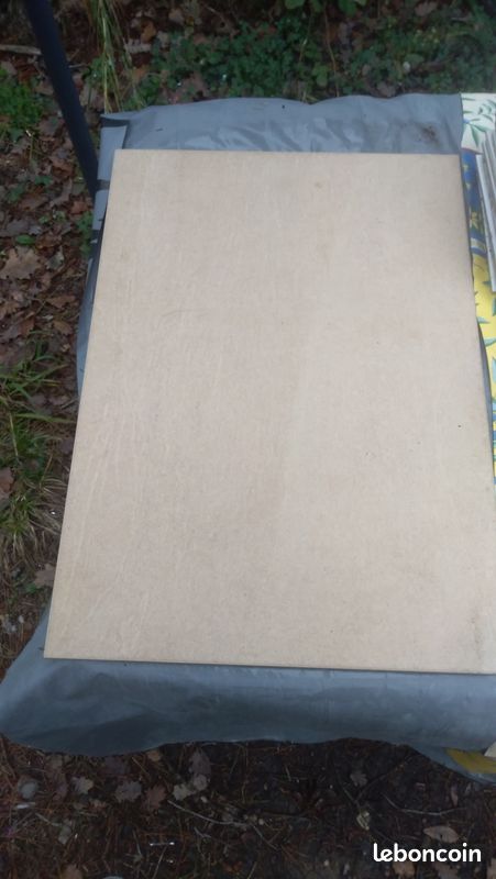 1 grand carrelage / dalle beige 63x44xm (image 1)