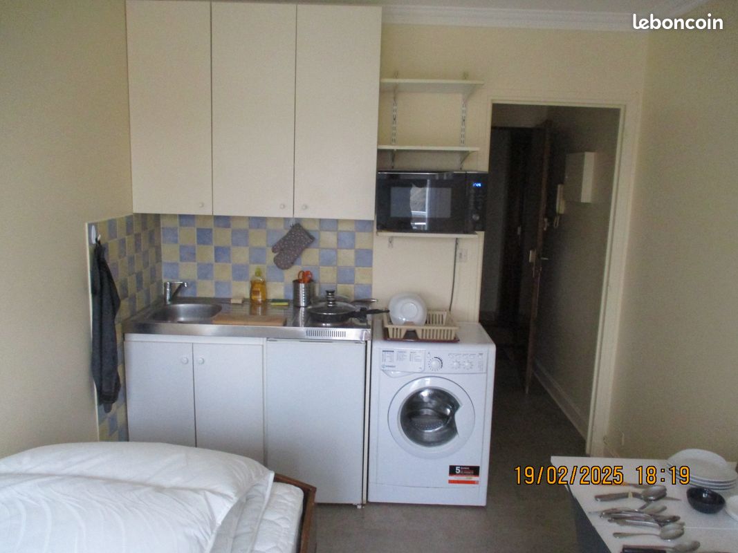 Appartement 1 pièce 15 m² · à Versailles · 15 m² · 700 €/mois