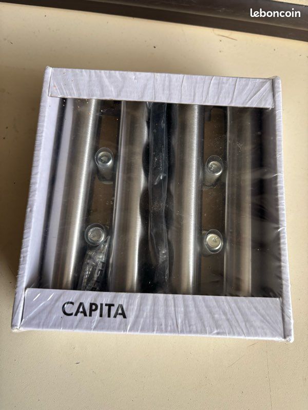 4 Pieds neufs avec visseries emballés de meuble IKEA modèle Capita pour cuisine et buffets (image 1)