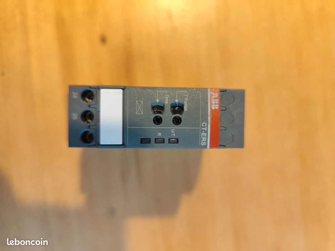 Relais temporisé ABB CT-ERS.21S – État quasi neuf (image 2)