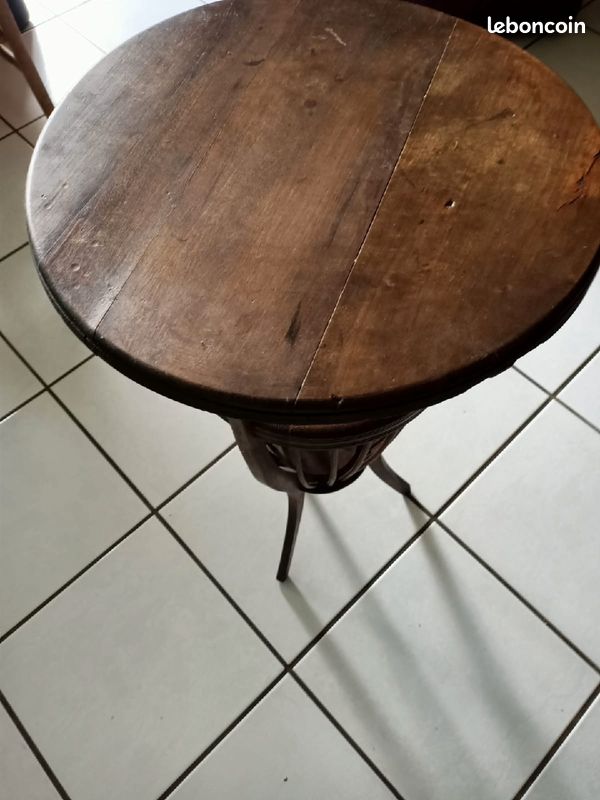 Gueridon (image 1)