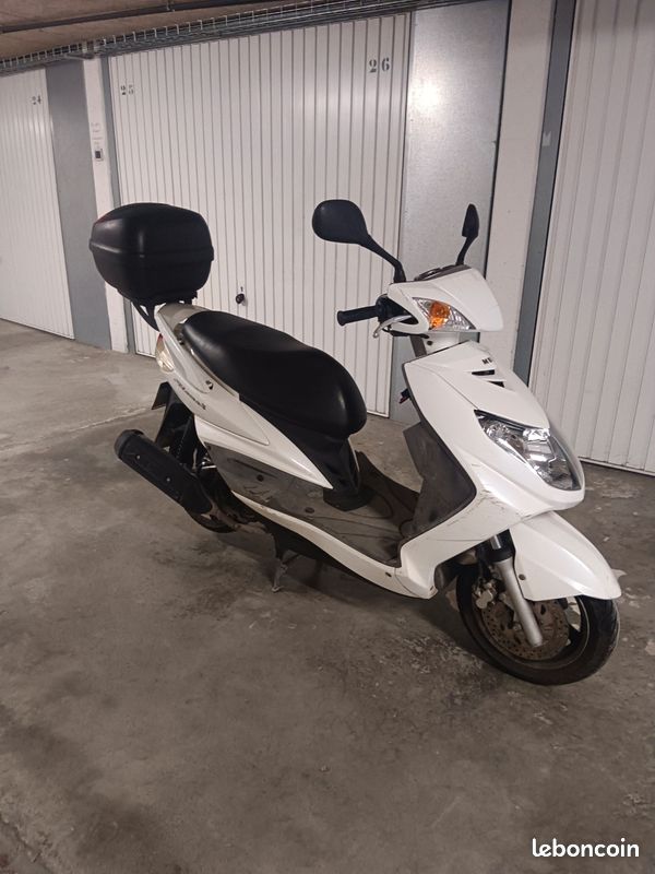 Yamaha Flame 125 Mbk MBK FLAME X 125 Rien à Prévoir Motos