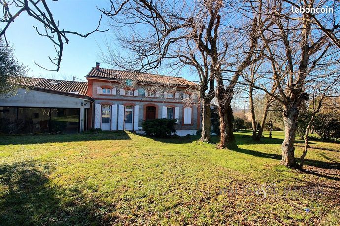 Maison 9 pièces 318 m²