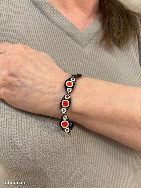 Bracelet (image 2)
