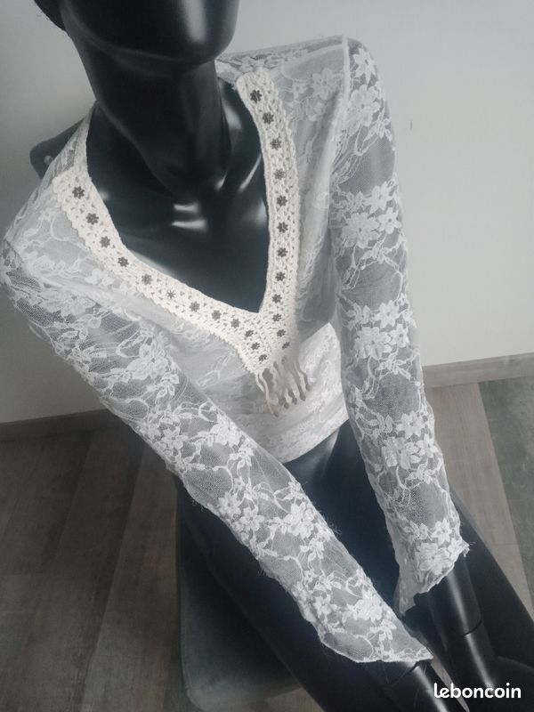 Haut en dentelle taille 1 (image 2)