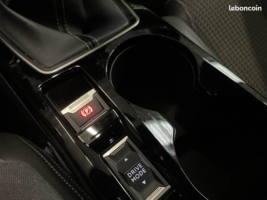 PEUGEOT 208 1.5 BlueHDi 100 GT Line - Sièges chauffants, Carplay, Caméra (image 29)
