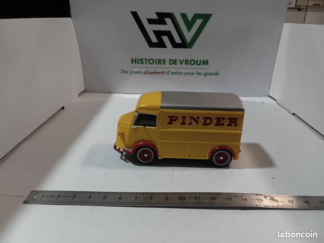 Miniature Citroën HY Pick Up - Publicitaire Cirque Pinder Piste Aux Etoiles - Echelle 1/43, Fait Main