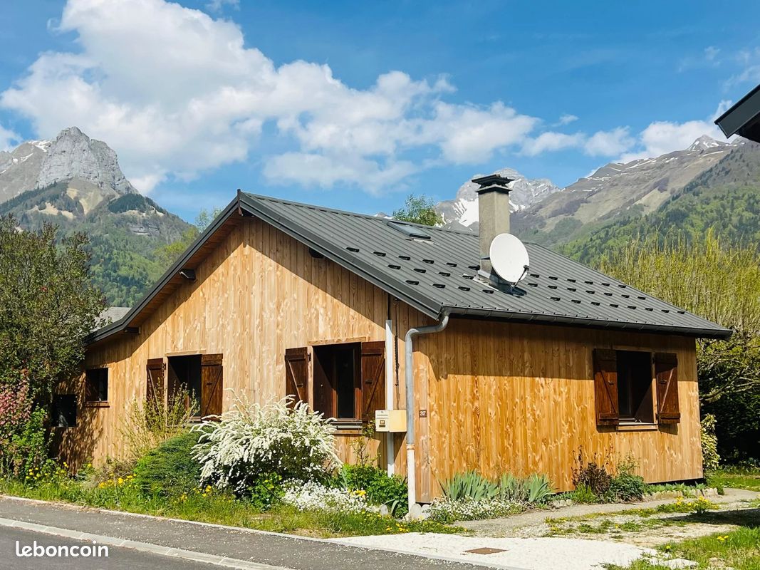 Maison 3 pièces 64 m² · à École · 64 m² · 220 000 €