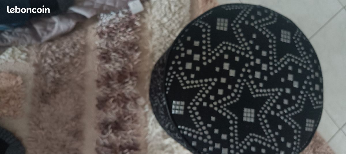 Pouf en tissu noir (image 4)