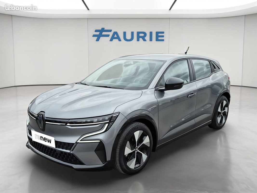 RENAULT Megane E-Tech EV40 130ch standard charge Equilibre (image 1)