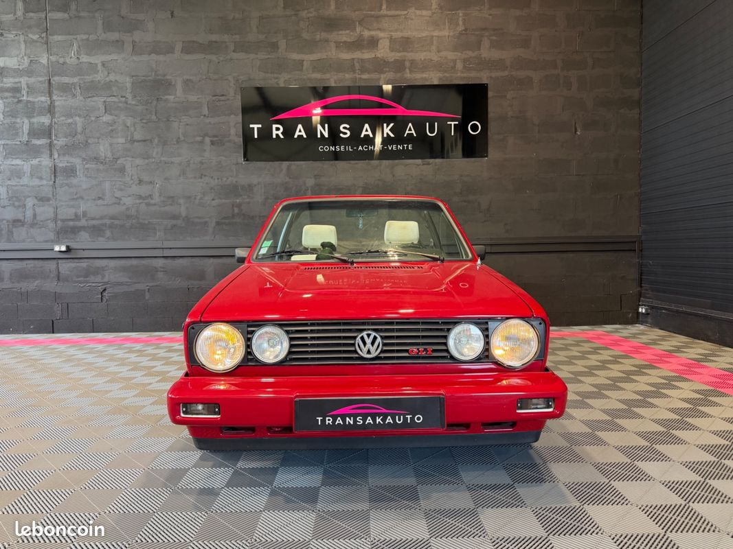 VOLKSWAGEN GOLF CABRIOLET 1.8 90ch - MOTEUR REFAIT 5000KMS - CAPOTE NEUVE - PEINTURE NEUVE - DOSSIER PHOTO RESTAURATION... (image 3)