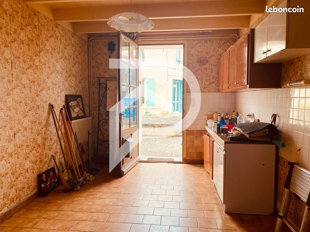 Maison de village 4 pièces 140 m² - Surgères 17700 (image principale 2)