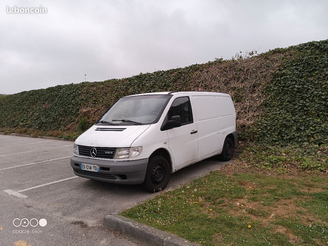 Mercedes Vito 1998 – 235 400 km – Aménagé – Très bon état