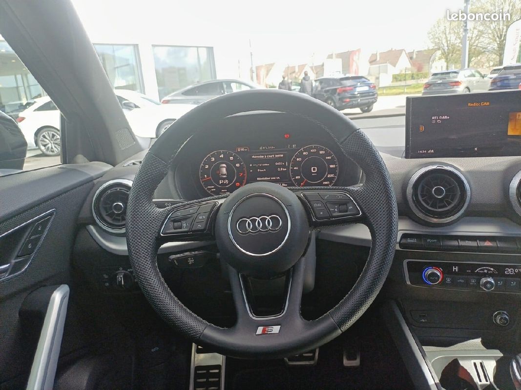 AUDI Q2 35 TFSI 150 S tronic 7 S line (image 11)