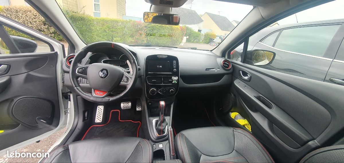 Clio 4 RS Trophy (image 3)