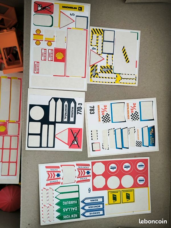 Majorette Majokit Boîte 770 - Lot De Pièces Et Accessoires - Incomplet (sans Voitures)