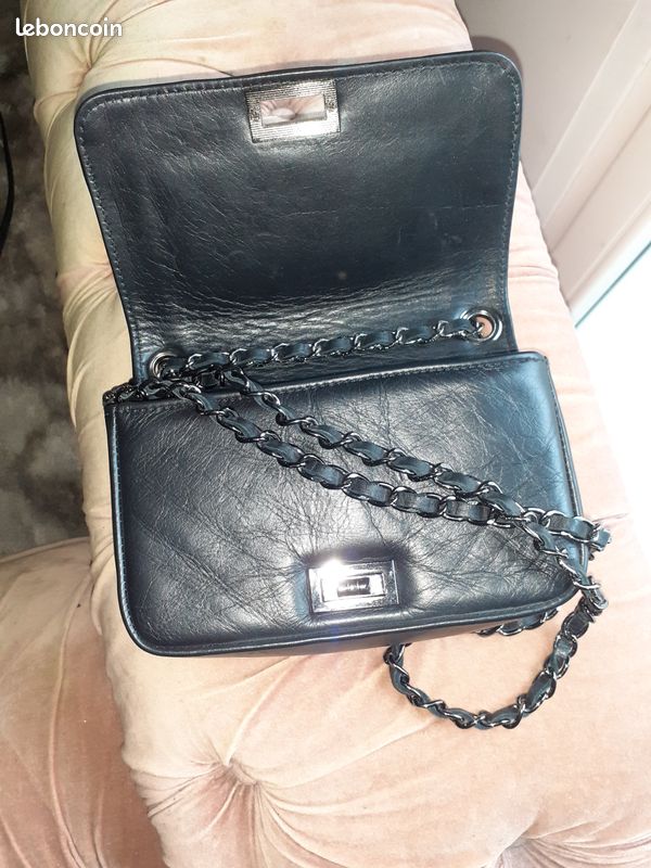 Bourse sac à main cuir noir bandouliére chaine noir dedans laniére cuir noir (image 2)