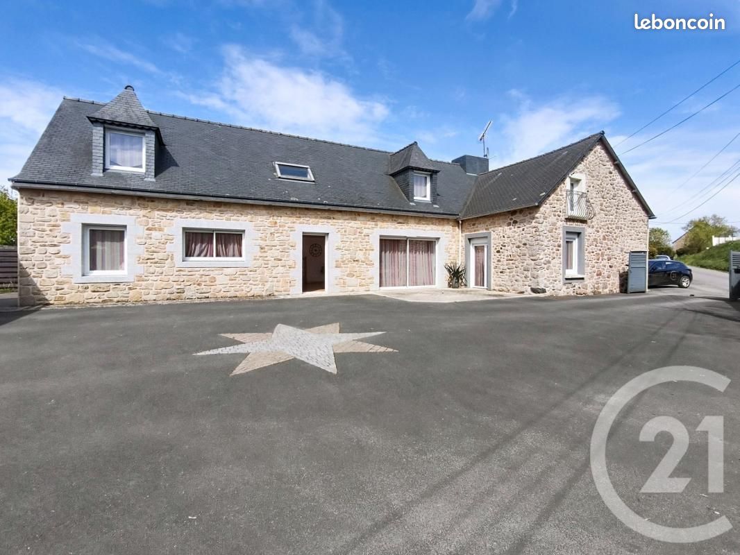 Maison 5 pièces 169 m² · à Lanrodec · 169 m² · 281 000 €