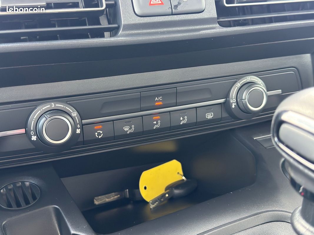 Citroen BERLINGO TAILLE M - 1.5 BLUEHDI 130CH S&S PLUS 5 PLACES (image 19)