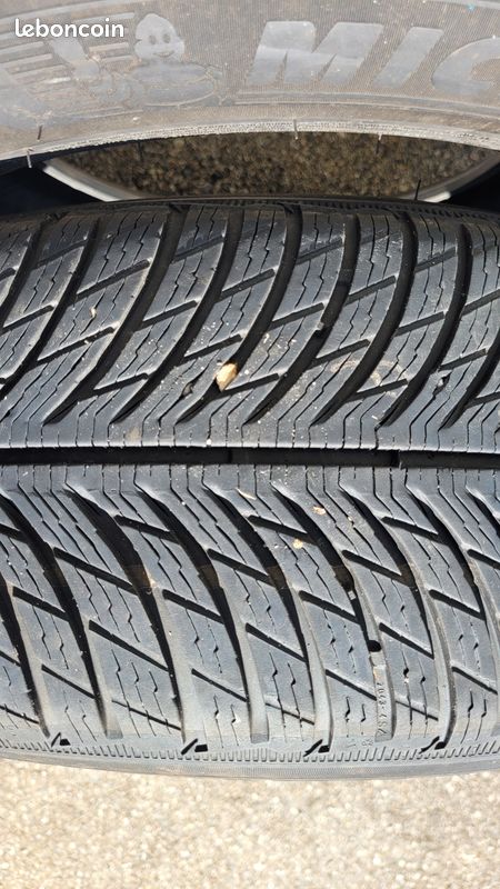 2 Pneus neige 215 65 R 16 Michelin Alpin 5 (image 1)