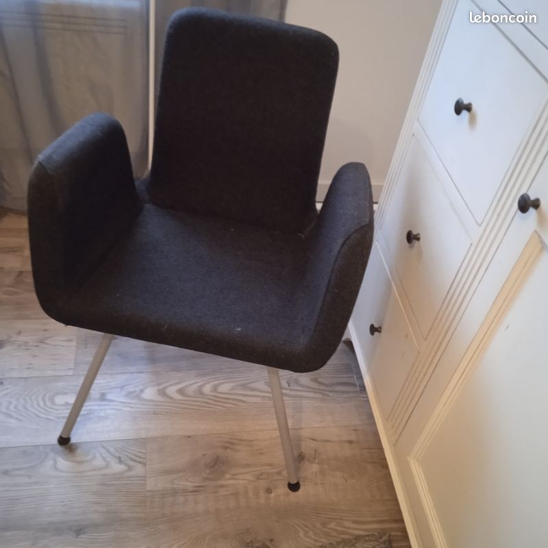 Siege tissus gris anthracite et pieds inox ,la largeur 40 cm et la hauteur d'assise et de 45 cm (image 3)