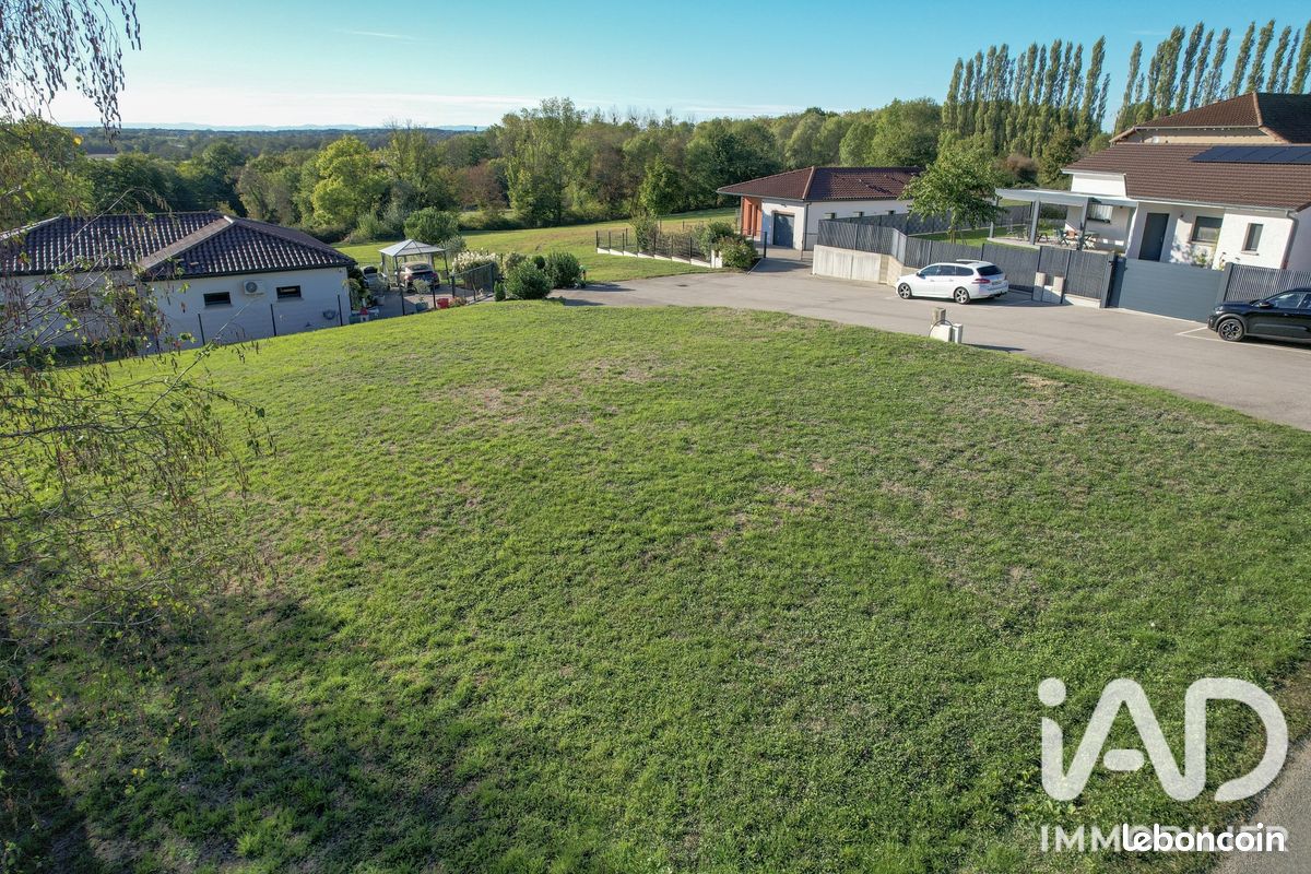 Terrain 701 m² · à Viriat · 701 m² · 105 000 €