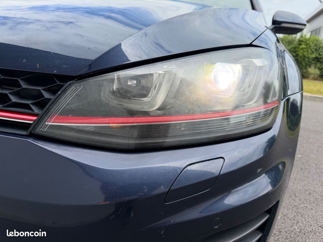 VOLKSWAGEN GOLF 7 GTI 2.0 TSI 220ch DSG6 - Sièges Chauffants / Carnet d'entretien - (image 39)