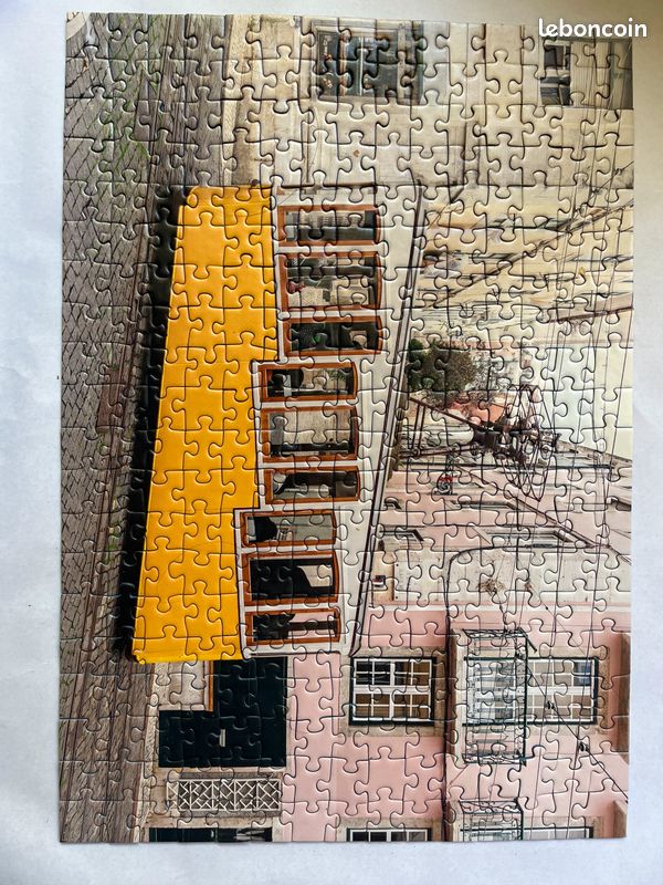 Puzzle 300 pièces Lisbonne Ravensburger en excellent état. 8 ans et plus (image 3)