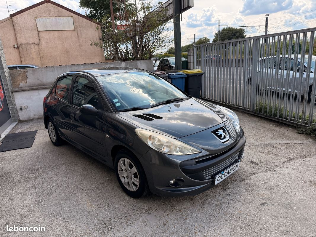 PEUGEOT 206+ 1.4 HDi 70ch BLUE LION Urban pack confort (image 3)