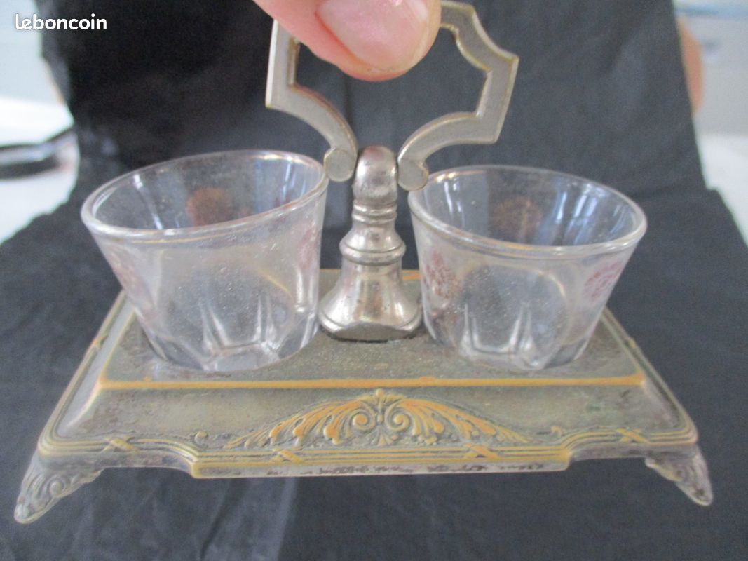 Ancien serviteur de table en métal salière et poivrière salerons en bronze serviteur (image 16)