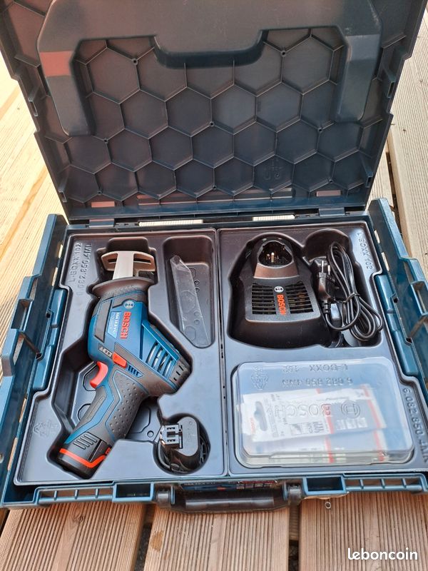 Scie sabre Bosch Pro GSA 12V + 2 batterie +chargeur + lames (image 5)