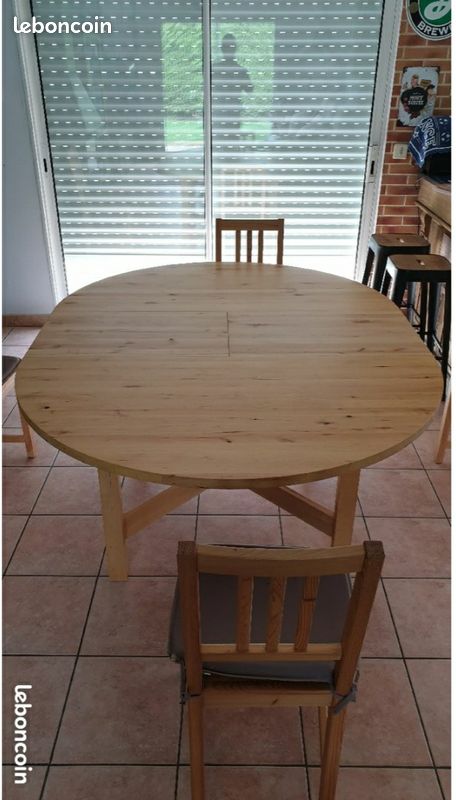 Lot table IKEA avec ses 4 chaises (image 3)