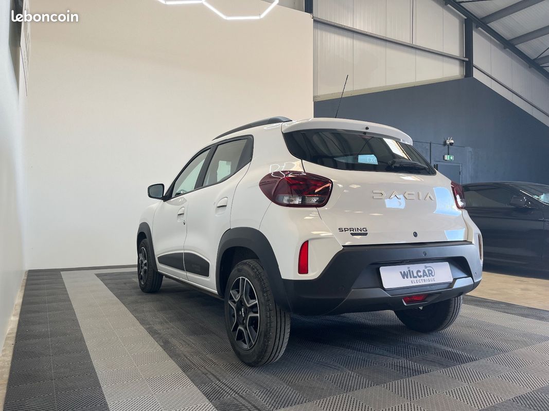 Dacia spring essential (image 7)
