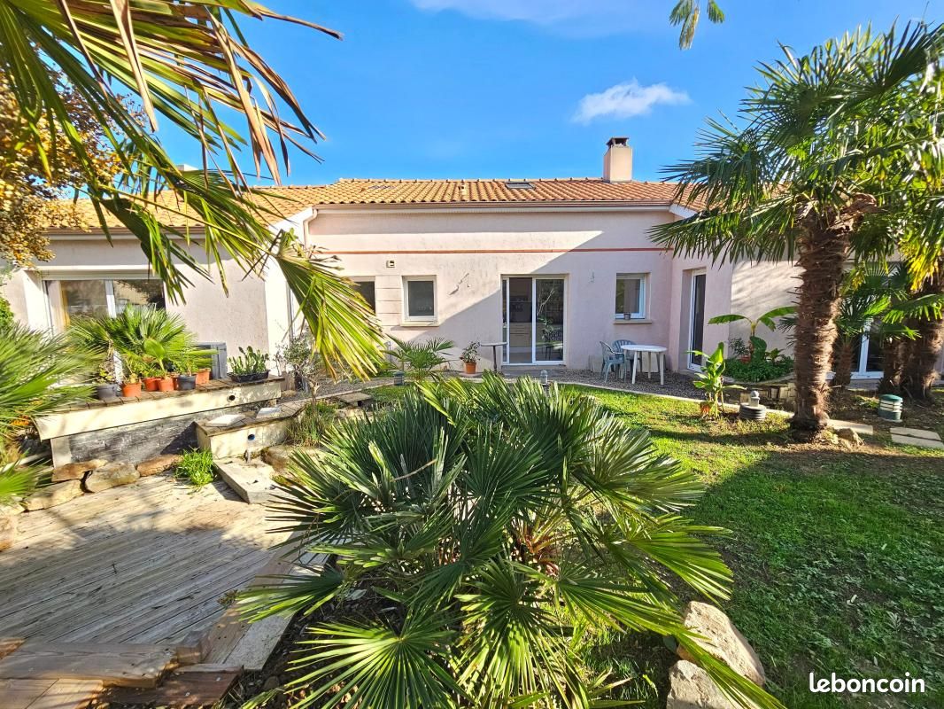 Maison 7 pièces 155 m² · à Saint-Philbert-de-Grand-Lieu · 155 m² · 439 700 €
