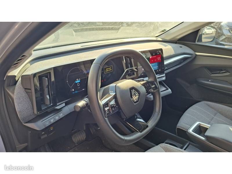 Renault Mégane E-Tech EV40 130ch standard charge Equilibre (image 12)