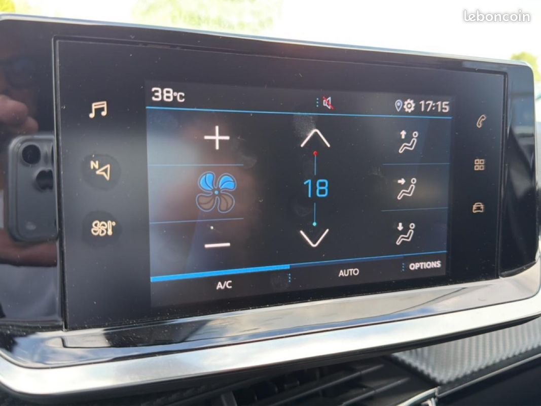 PEUGEOT 2008 1.5 bluehdi 110 s&s allure pack (image 20)