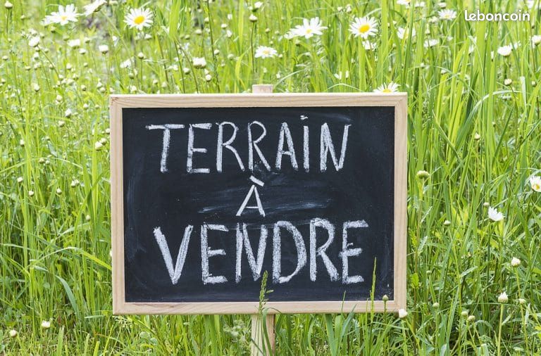 A vendre terrain · à Orcines · 168 000 €