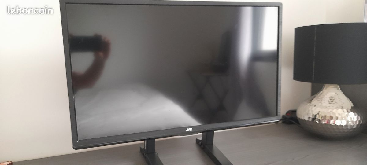 Télévision JVC LED (image 1)